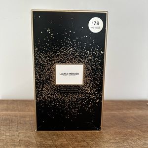 Brush and eye shadow gift set